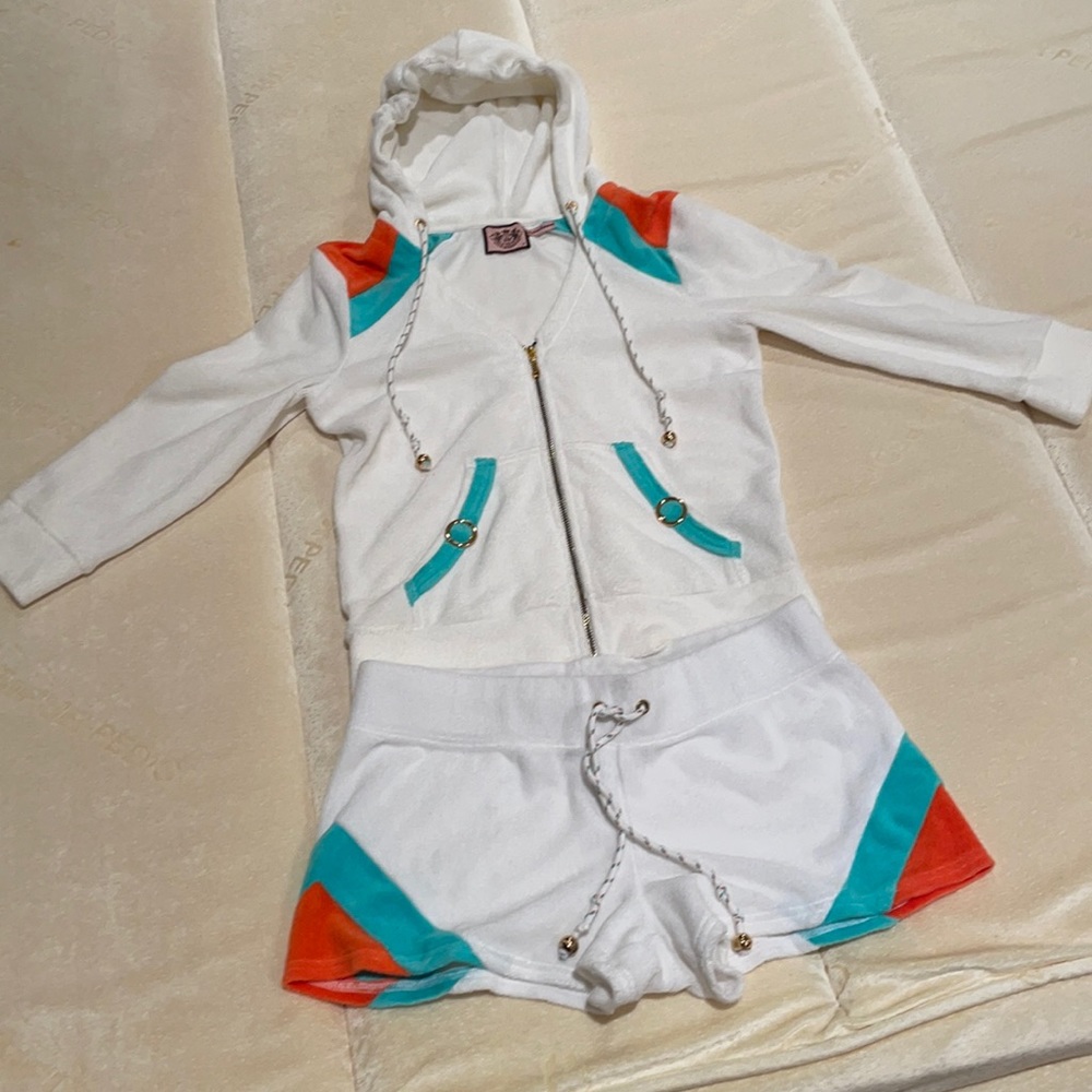 JUICY 2 piece terry cloth set …